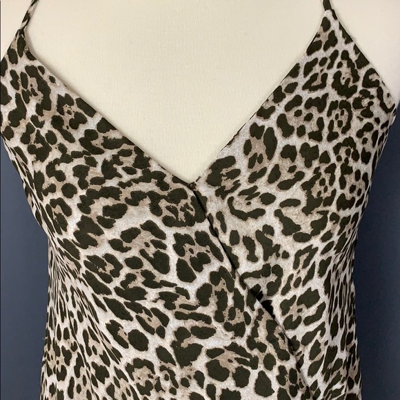 🍍4/$10🍍 Halter leopard print top - Picture 4 of 5